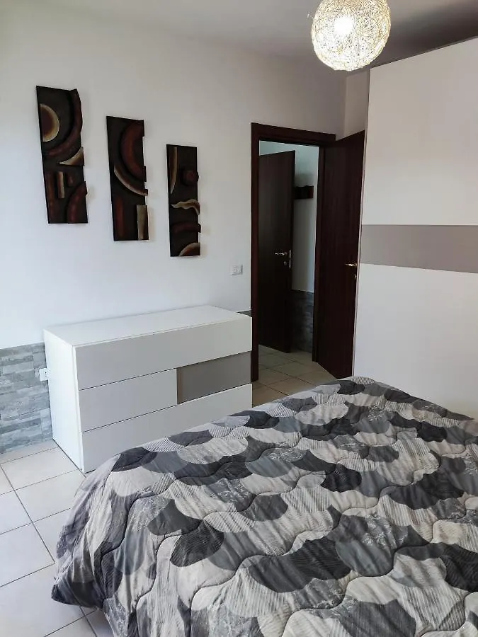 Vico Stazione Apartment Uta Olaszország